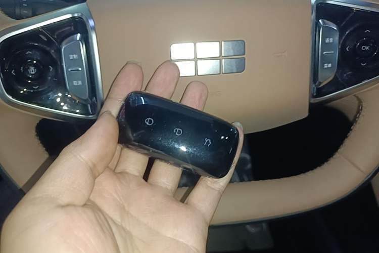 Used Geely Galaxy A7 2025 Model EM-i 150km Starship Edition Interior 1