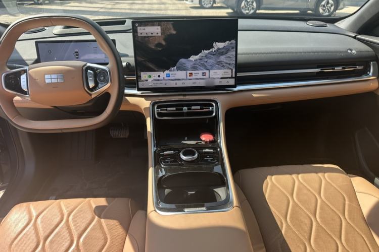 Used Geely Galaxy A7 2025 Model EM-i 150km Starship Edition Interior 1