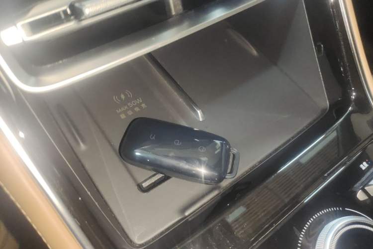 Used Geely Galaxy A7 2025 Model EM-i 150km Starship Edition Interior 1