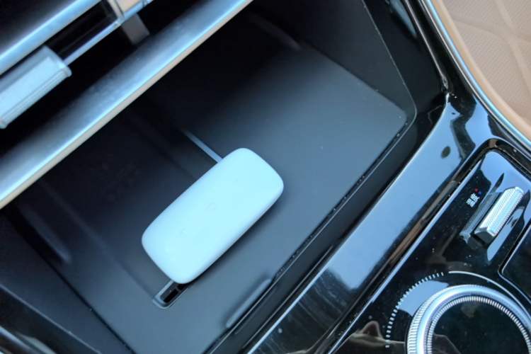 Used Geely Galaxy A7 2025 Model EM-i 150km Starship Edition Interior 1