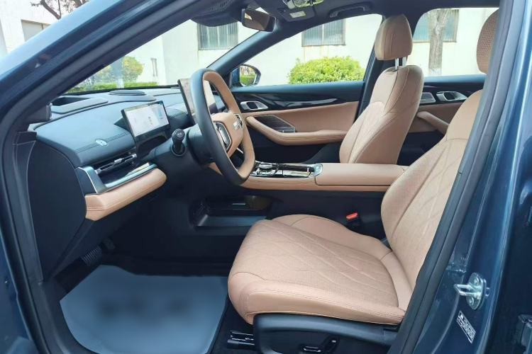 Used Geely Galaxy A7 2025 Model EM-i 150km Starship Edition Interior 2