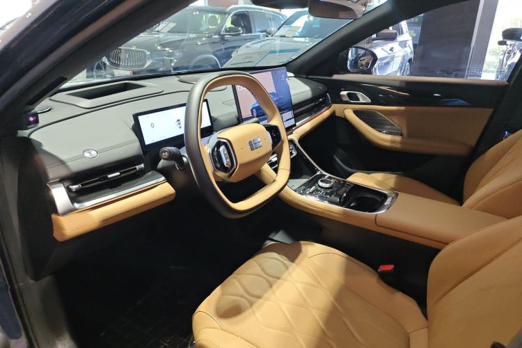 Used Geely Galaxy A7 2025 Model EM-i 150km Starship Edition Interior 2