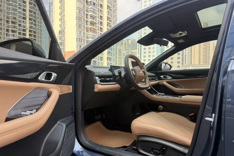 Used Geely Galaxy A7 2025 Model EM-i 150km Starship Edition Interior 2