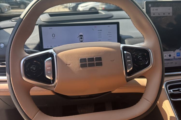 Used Geely Galaxy A7 2025 Model EM-i 150km Starship Edition Interior 2