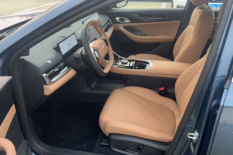 Used Geely Galaxy A7 2025 Model EM-i 150km Starship Edition Interior 2