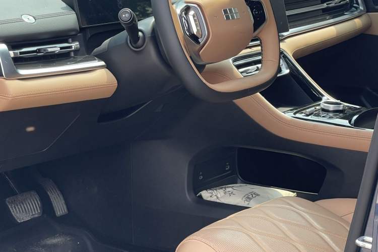 Used Geely Galaxy A7 2025 Model EM-i 150km Starship Edition Interior 2