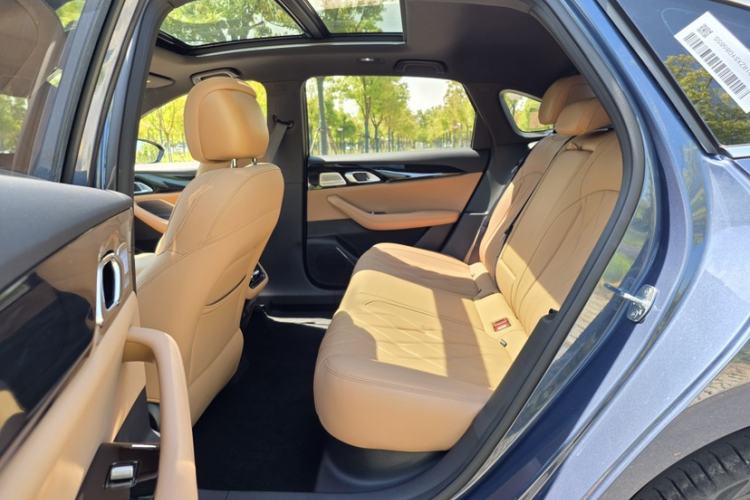 Used Geely Galaxy A7 2025 Model EM-i 150km Starship Edition Interior 2