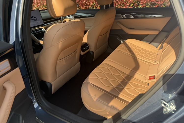 Used Geely Galaxy A7 2025 Model EM-i 150km Starship Edition Interior 2