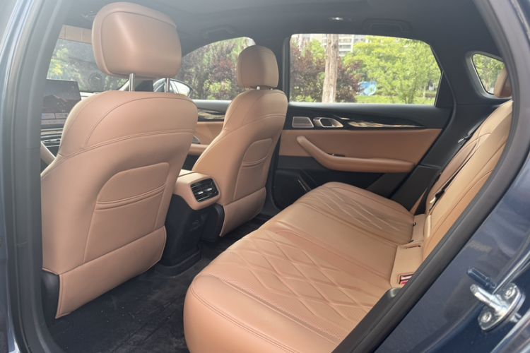 Used Geely Galaxy A7 2025 Model EM-i 150km Starship Edition Interior 2