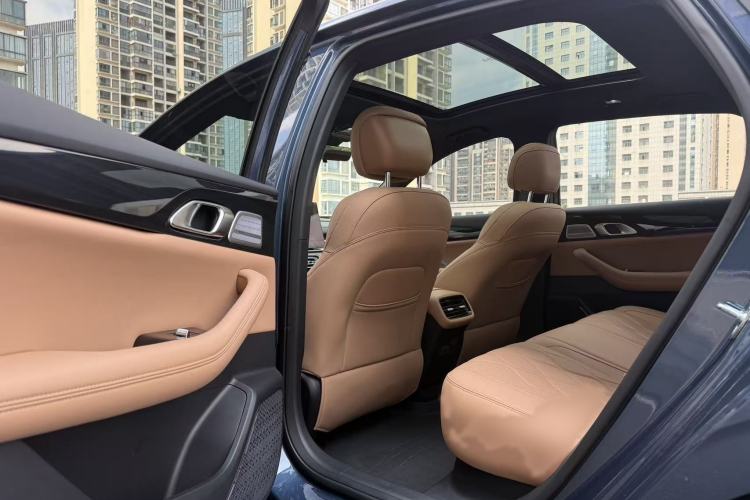Used Geely Galaxy A7 2025 Model EM-i 150km Starship Edition Interior 3
