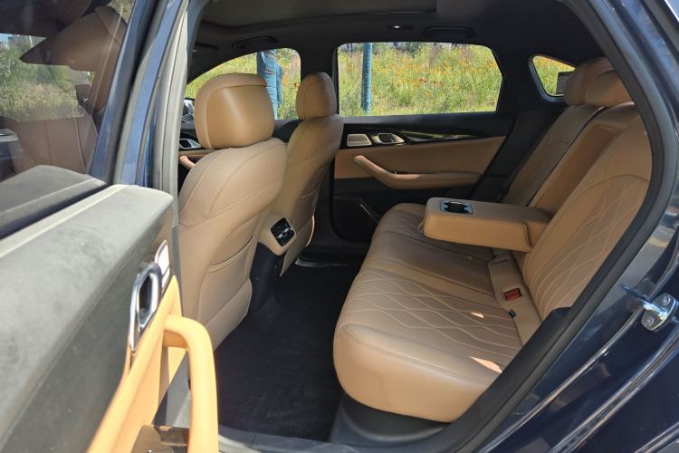 Used Geely Galaxy A7 2025 Model EM-i 150km Starship Edition Interior 3