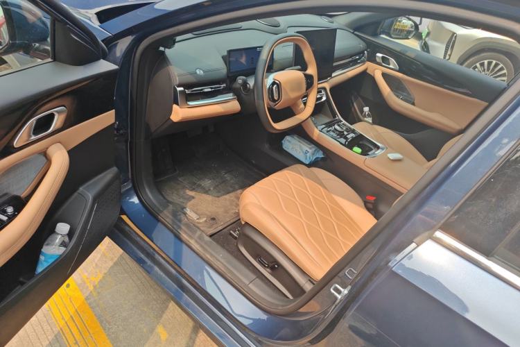 Used Geely Galaxy A7 2025 Model EM-i 150km Starship Edition Interior 3