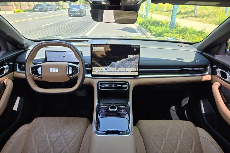 Used Geely Galaxy A7 2025 Model EM-i 150km Starship Edition Interior 4