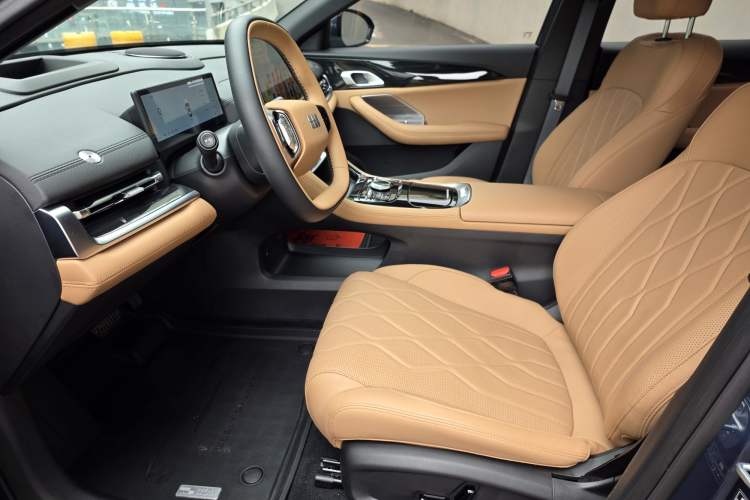Used Geely Galaxy A7 2025 Model EM-i 150km Starship Edition Interior 4
