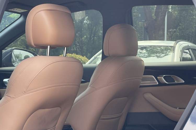 Used Geely Galaxy A7 2025 Model EM-i 150km Starship Edition Interior 4
