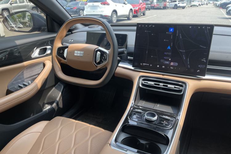 Used Geely Galaxy A7 2025 Model EM-i 150km Starship Edition Interior 6