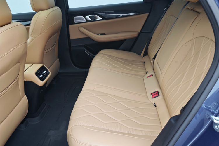 Used Geely Galaxy A7 2025 Model EM-i 150km Starship Edition Interior 6