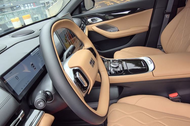 Used Geely Galaxy A7 2025 Model EM-i 150km Starship Edition Interior 7