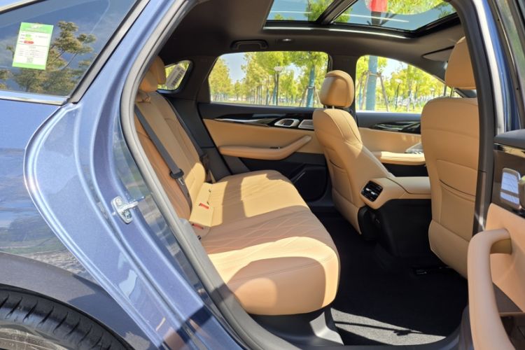 Used Geely Galaxy A7 2025 Model EM-i 150km Starship Edition Interior 8