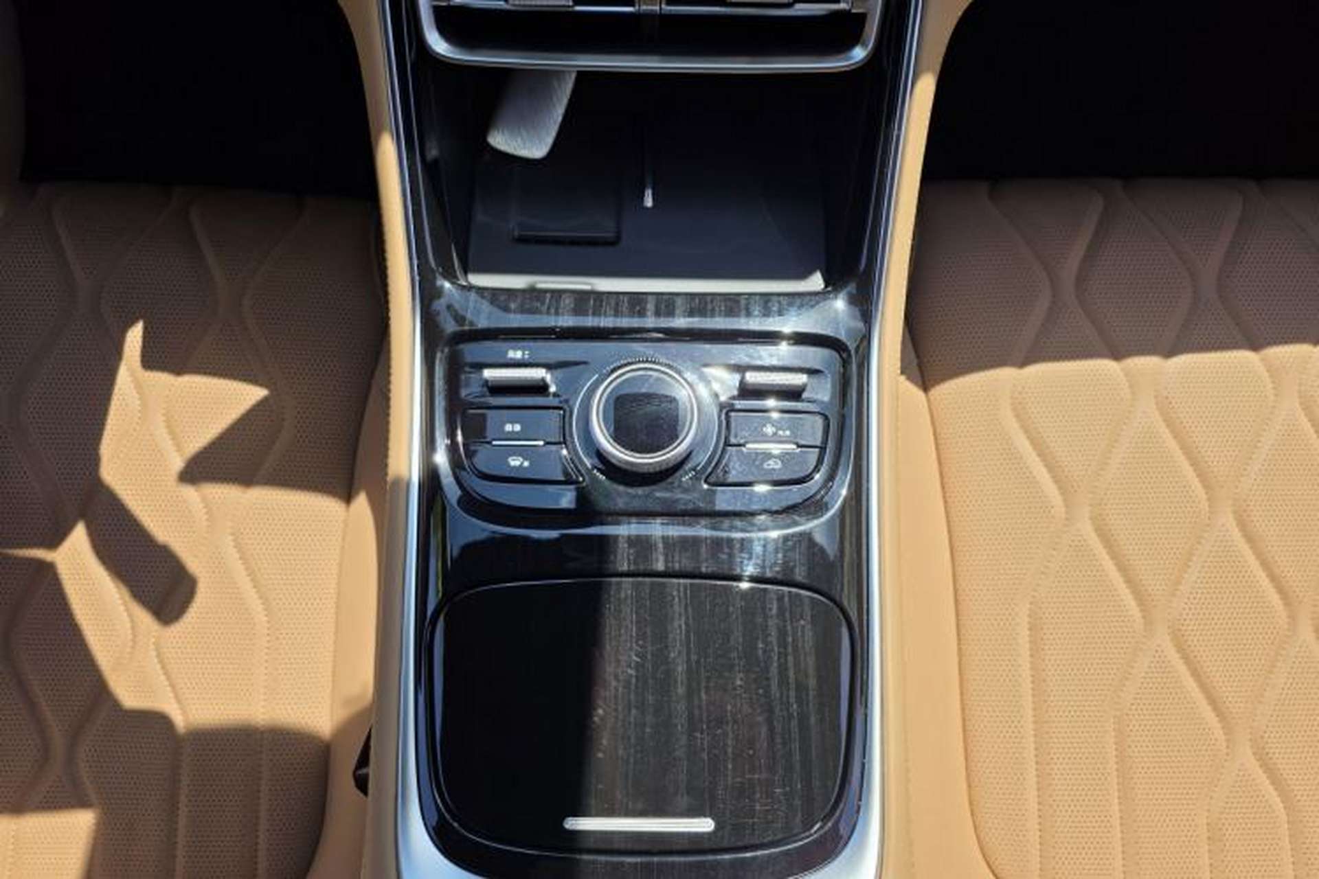 Used Geely Galaxy A7 2025 Model EM-i 150km Starship Edition Interior 8