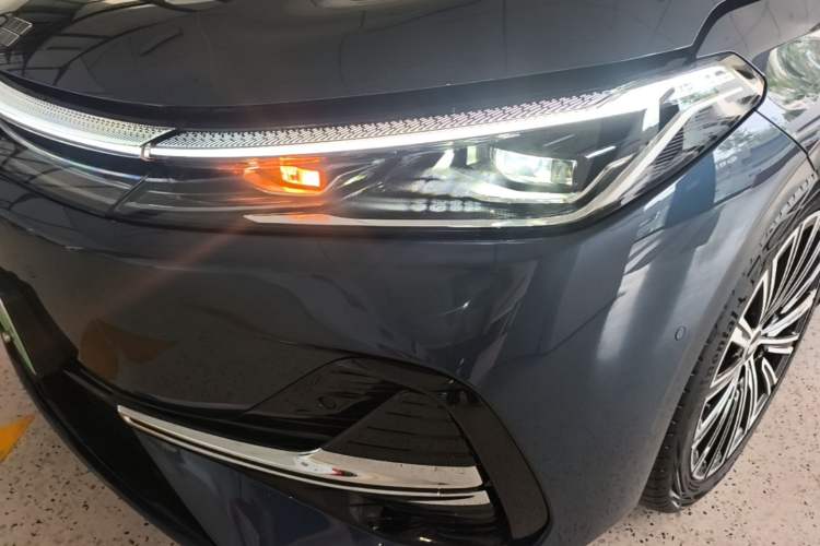 Used Geely Galaxy A7 2025 Model EM-i 150km Starship Edition Left Front Headlight