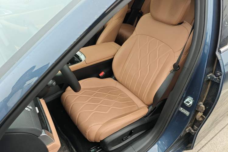 Used Geely Galaxy A7 2025 Model EM-i 150km Starship Edition Left Front Seat