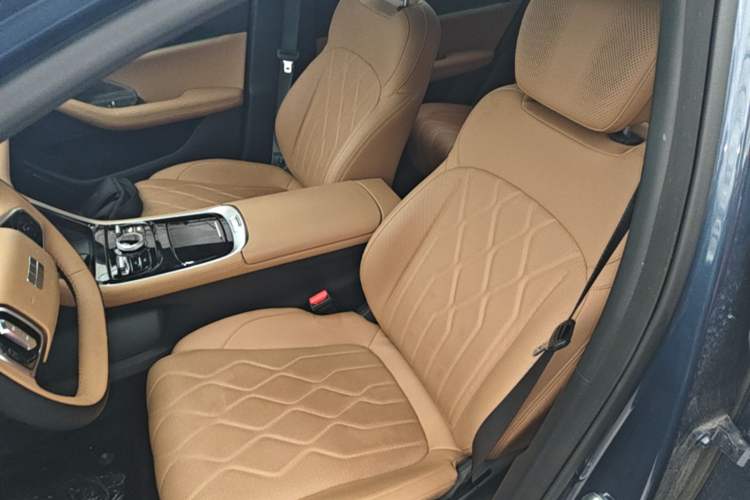 Used Geely Galaxy A7 2025 Model EM-i 150km Starship Edition Left Front Seat