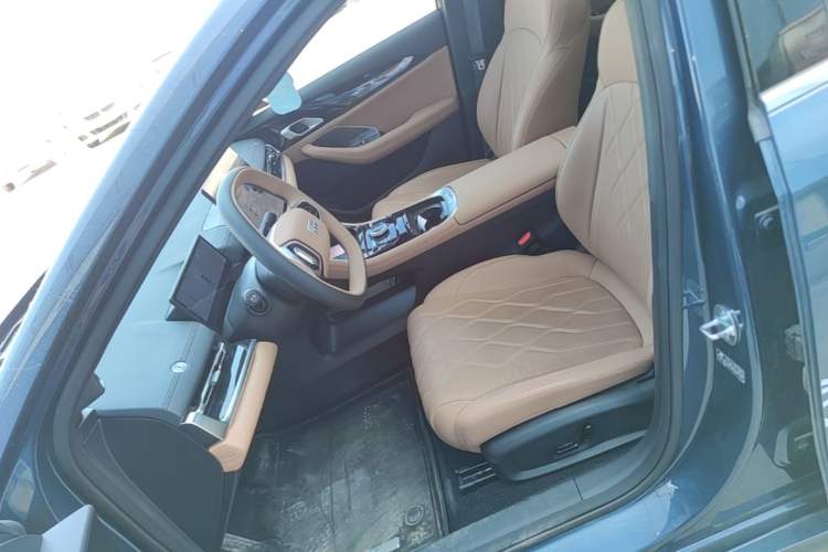 Used Geely Galaxy A7 2025 Model EM-i 150km Starship Edition Left Front Seat