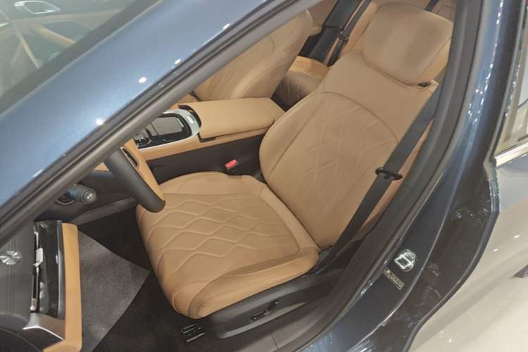Used Geely Galaxy A7 2025 Model EM-i 150km Starship Edition Left Front Seat