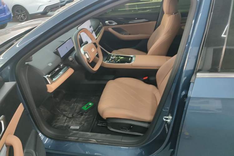 Used Geely Galaxy A7 2025 Model EM-i 150km Starship Edition Left Front Seat