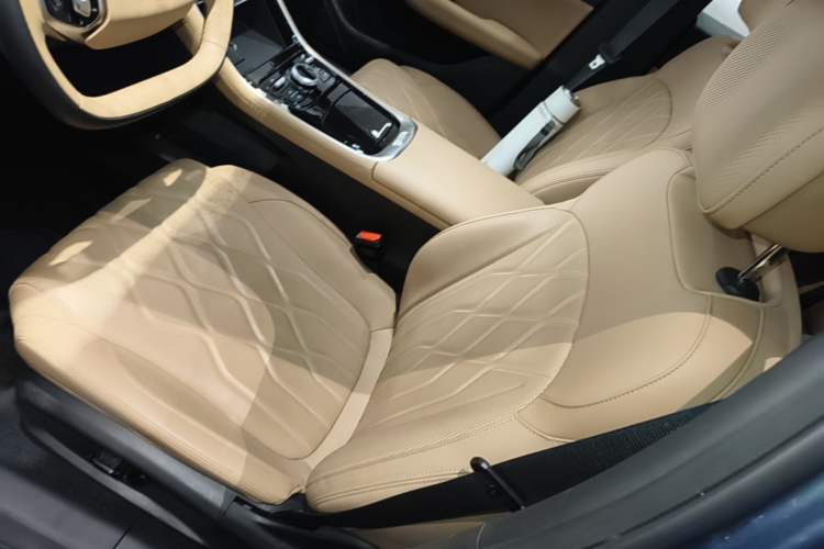 Used Geely Galaxy A7 2025 Model EM-i 150km Starship Edition Left Front Seat