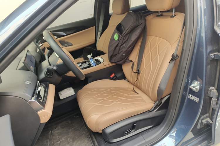 Used Geely Galaxy A7 2025 Model EM-i 150km Starship Edition Left Front Seat