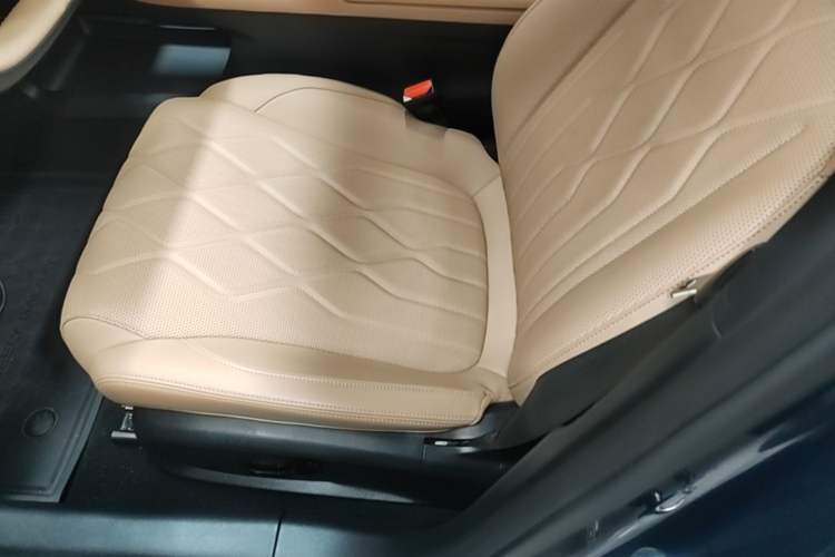 Used Geely Galaxy A7 2025 Model EM-i 150km Starship Edition Left Front Seat