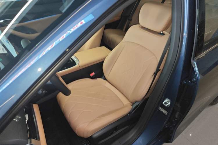 Used Geely Galaxy A7 2025 Model EM-i 150km Starship Edition Left Front Seat