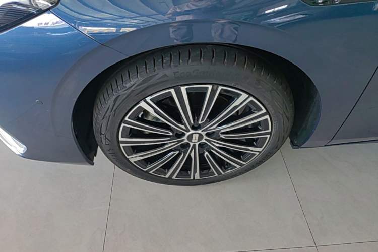 Used Geely Galaxy A7 2025 Model EM-i 150km Starship Edition Left Front Wheel Hub