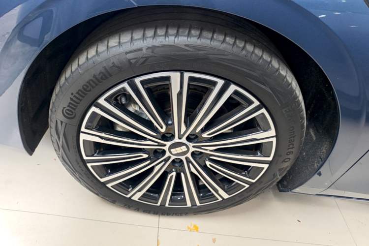 Used Geely Galaxy A7 2025 Model EM-i 150km Starship Edition Left Front Wheel Hub