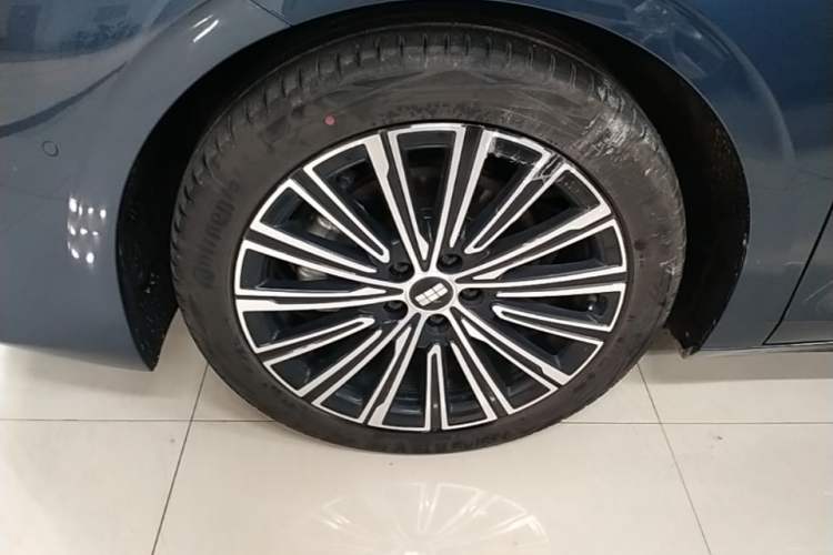 Used Geely Galaxy A7 2025 Model EM-i 150km Starship Edition Left Front Wheel Hub