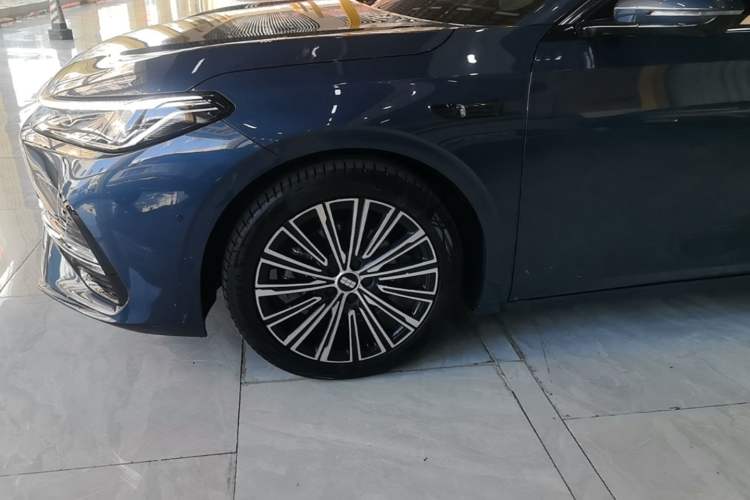 Used Geely Galaxy A7 2025 Model EM-i 150km Starship Edition Left Front Wheel Hub