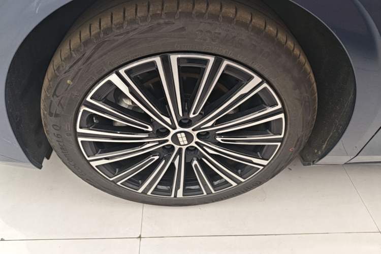 Used Geely Galaxy A7 2025 Model EM-i 150km Starship Edition Left Front Wheel Hub