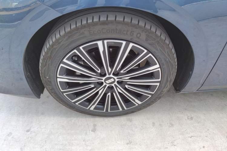 Used Geely Galaxy A7 2025 Model EM-i 150km Starship Edition Left Front Wheel Hub