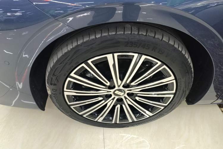 Used Geely Galaxy A7 2025 Model EM-i 150km Starship Edition Left Front Wheel Hub