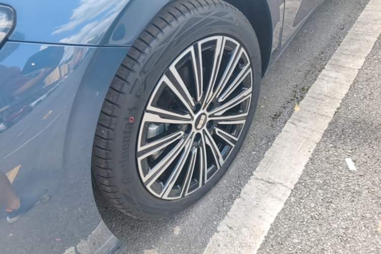 Used Geely Galaxy A7 2025 Model EM-i 150km Starship Edition Left Front Wheel Hub