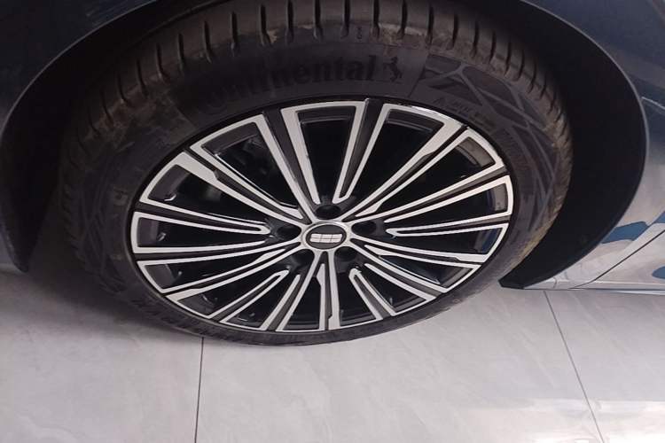 Used Geely Galaxy A7 2025 Model EM-i 150km Starship Edition Left Front Wheel Hub