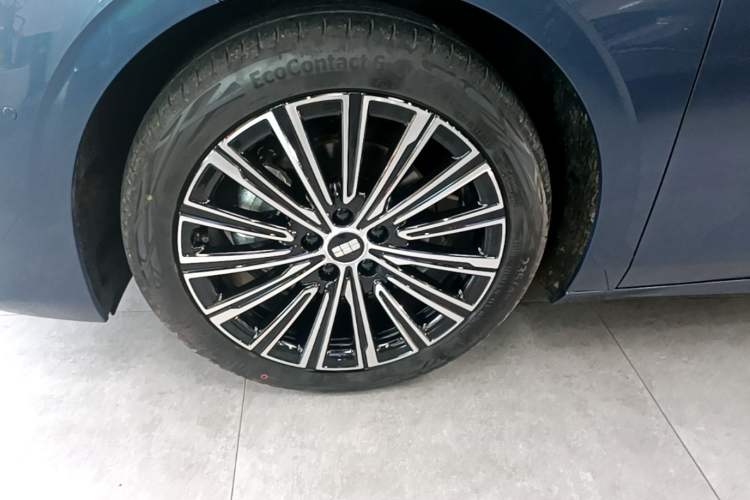 Used Geely Galaxy A7 2025 Model EM-i 150km Starship Edition Left Front Wheel Hub