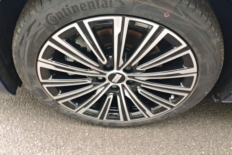 Used Geely Galaxy A7 2025 Model EM-i 150km Starship Edition Left Front Wheel Hub