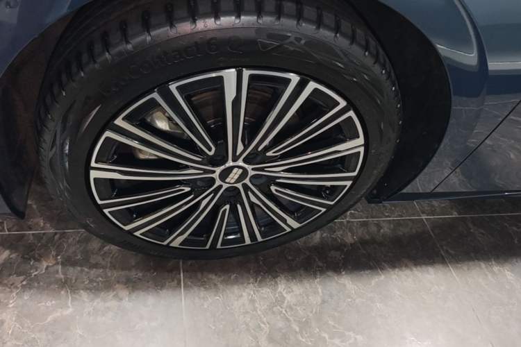 Used Geely Galaxy A7 2025 Model EM-i 150km Starship Edition Left Front Wheel Hub