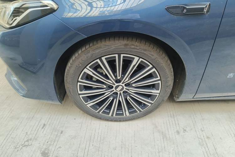 Used Geely Galaxy A7 2025 Model EM-i 150km Starship Edition Left Front Wheel Hub