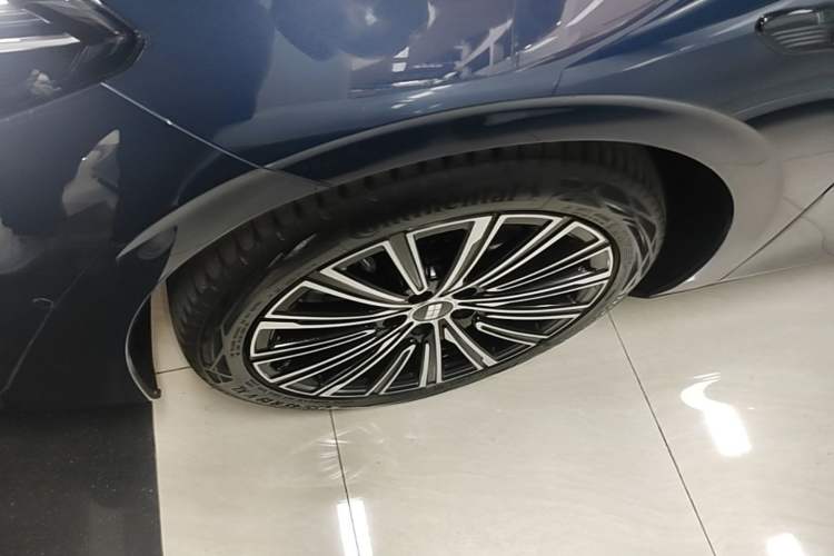 Used Geely Galaxy A7 2025 Model EM-i 150km Starship Edition Left Front Wheel Hub