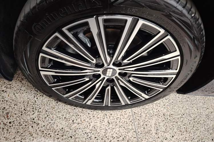 Used Geely Galaxy A7 2025 Model EM-i 150km Starship Edition Left Front Wheel Hub