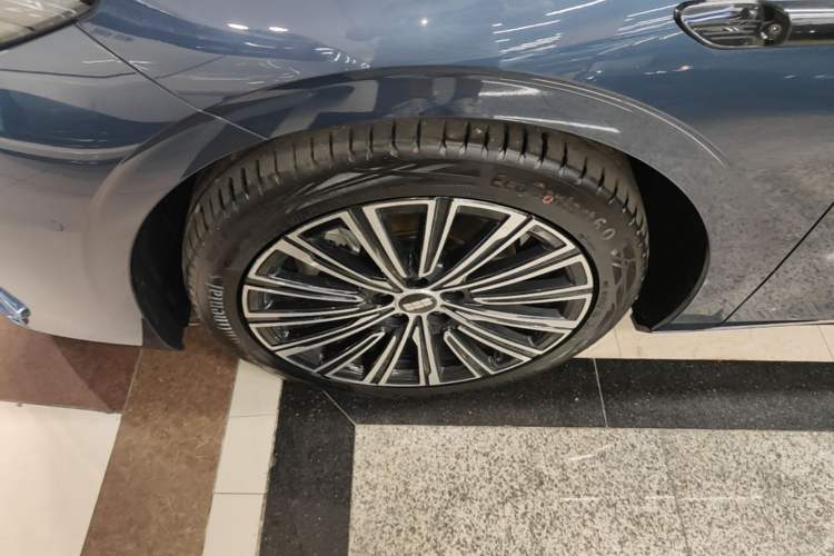 Used Geely Galaxy A7 2025 Model EM-i 150km Starship Edition Left Front Wheel Hub